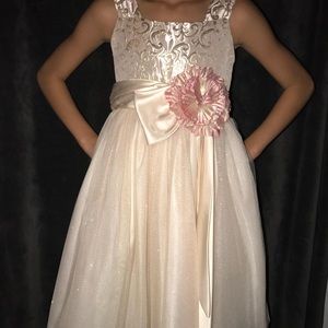Girls dress